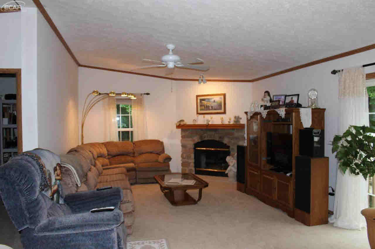 15914 Niblock Road Chesaning, MI 48616 - Photo 3 of 28 21178082-2.JPG