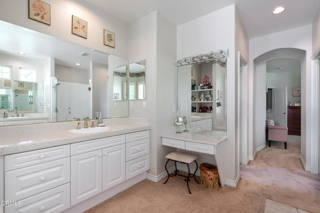 3751 North Hollingsworth Road Altadena, CA 91001 - Photo 27 of 40 Primary Bathroom Vanities