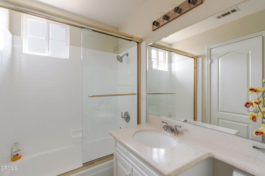 3751 North Hollingsworth Road Altadena, CA 91001 - Photo 35 of 40 Fourth Bedroom Bathroom