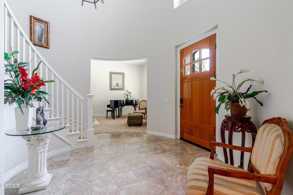 3751 North Hollingsworth Road Altadena, CA 91001 - Photo 6 of 40 Foyer