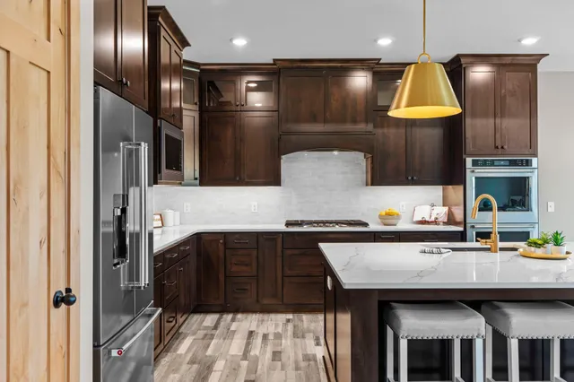 $1,250,000 | 19811 Jennady Avenue, Jordan, MN 55352