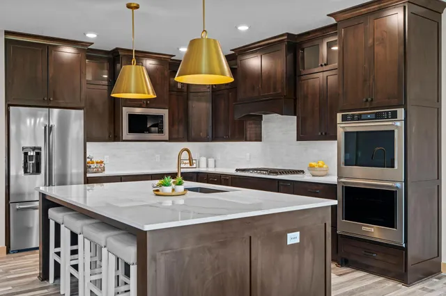 $1,250,000 | 19811 Jennady Avenue, Jordan, MN 55352