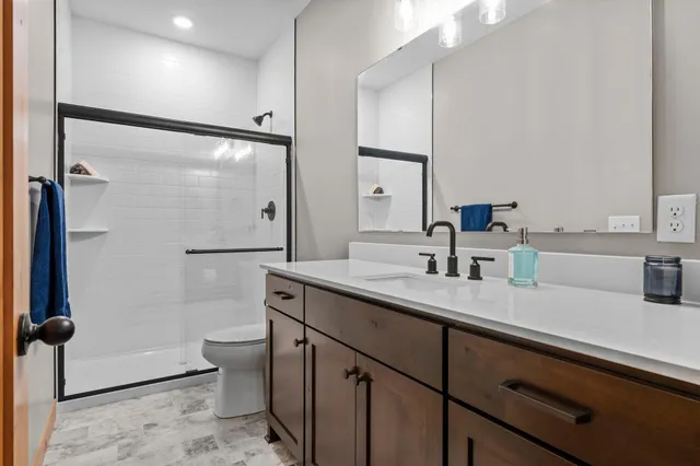 $1,250,000 | 19811 Jennady Avenue, Jordan, MN 55352