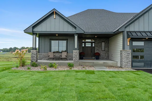 $1,250,000 | 19811 Jennady Avenue, Jordan, MN 55352