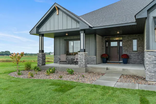 $1,250,000 | 19811 Jennady Avenue, Jordan, MN 55352