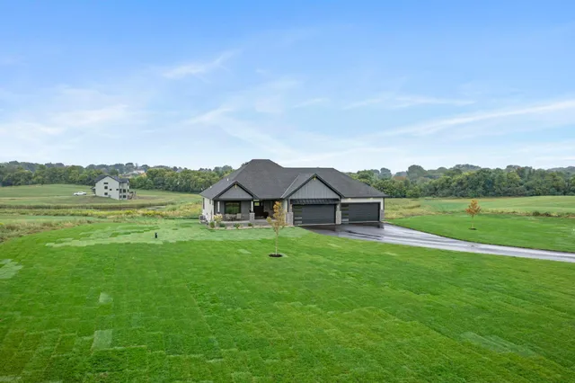 $1,250,000 | 19811 Jennady Avenue, Jordan, MN 55352