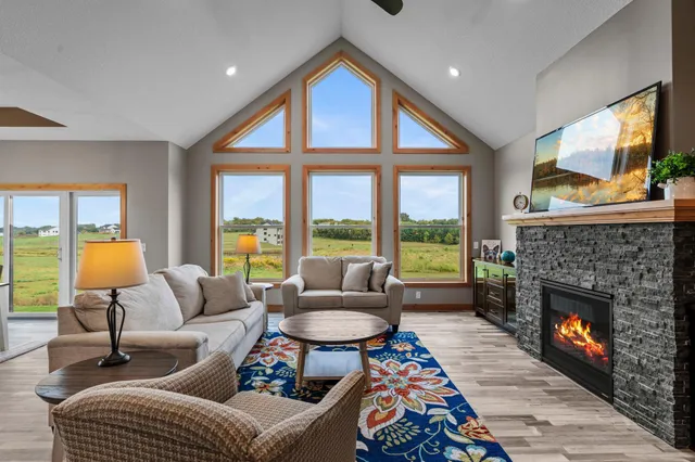 $1,250,000 | 19811 Jennady Avenue, Jordan, MN 55352