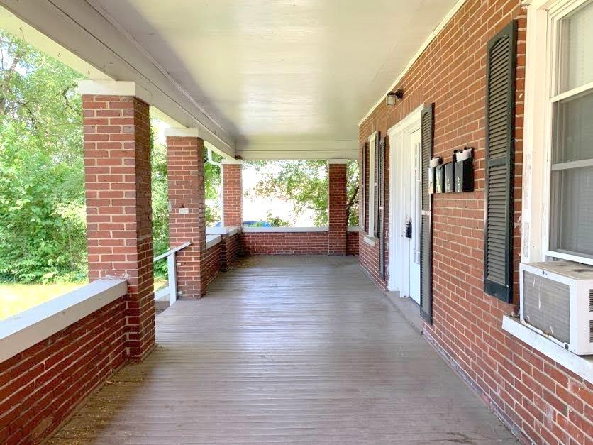 1306 Patterson Avenue Southwest, Unit 2 Roanoke, VA 24016 - Photo 3 of 25 IMG_3087