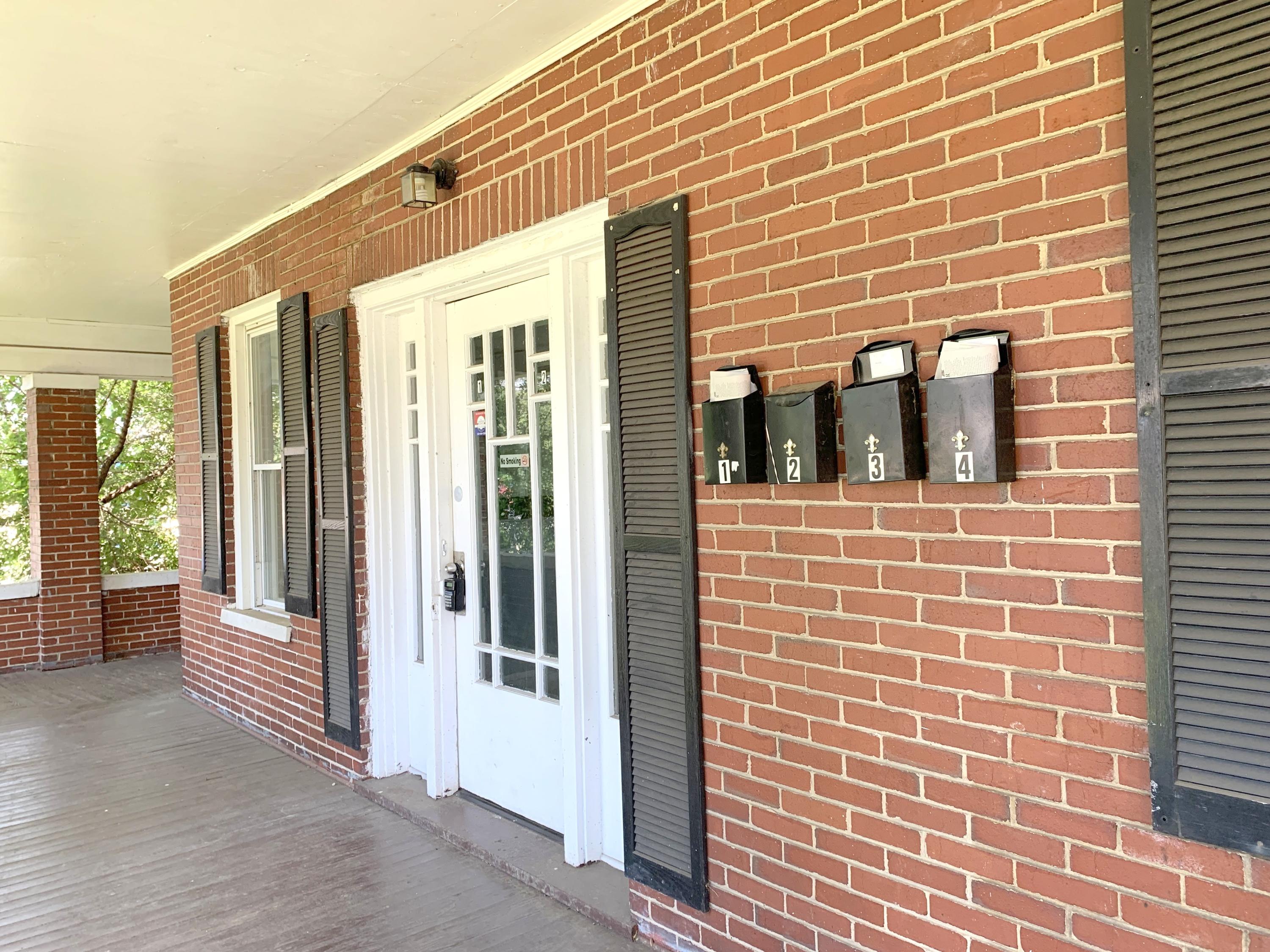 1306 Patterson Avenue Southwest, Unit 2 Roanoke, VA 24016 - Photo 5 of 25 IMG_3088