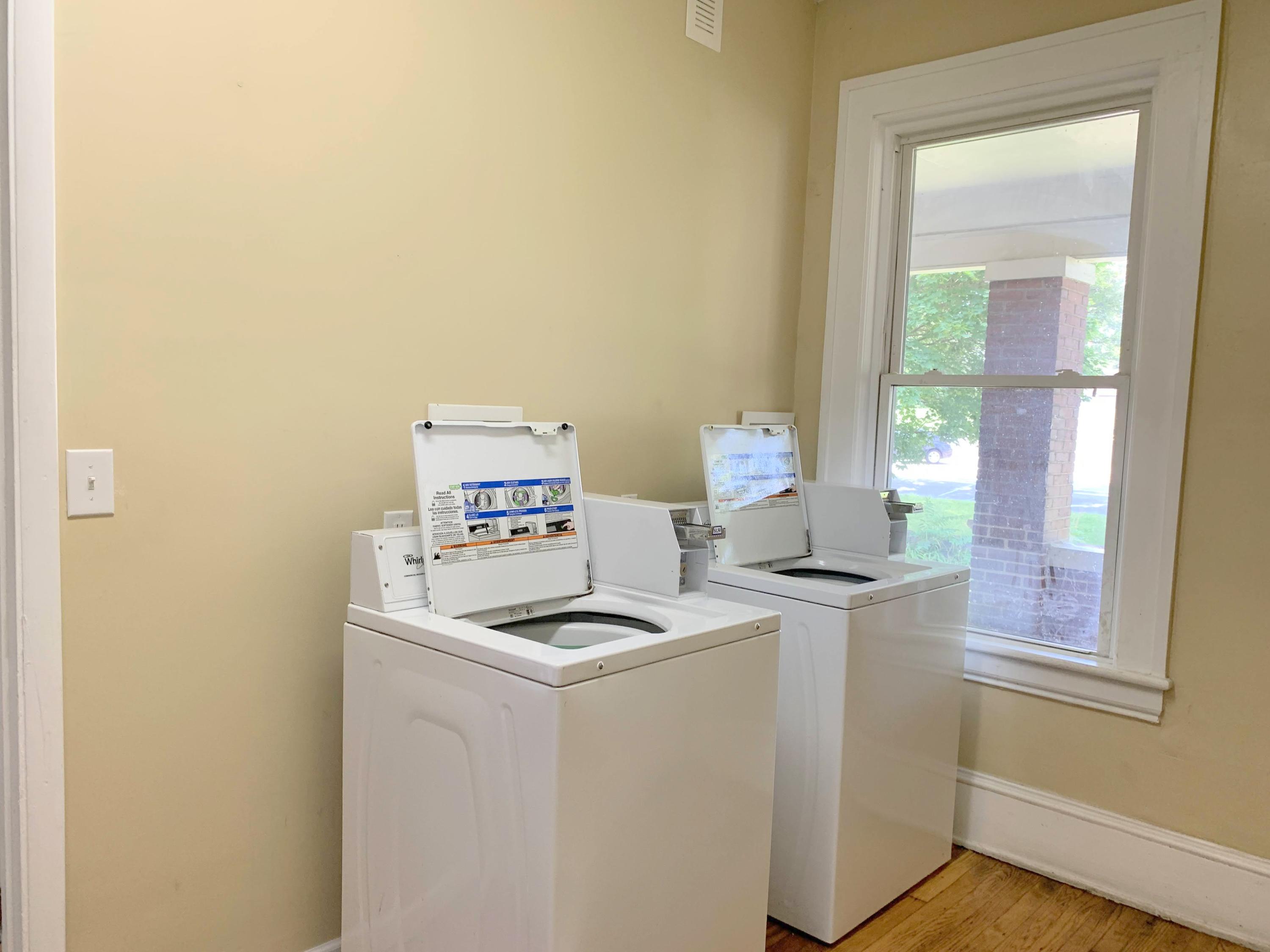 1306 Patterson Avenue Southwest, Unit 2 Roanoke, VA 24016 - Photo 8 of 25 IMG_3089