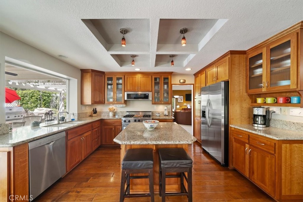 16701 Lake Knoll Parkway Riverside, CA 92503 - Photo 13 of 35