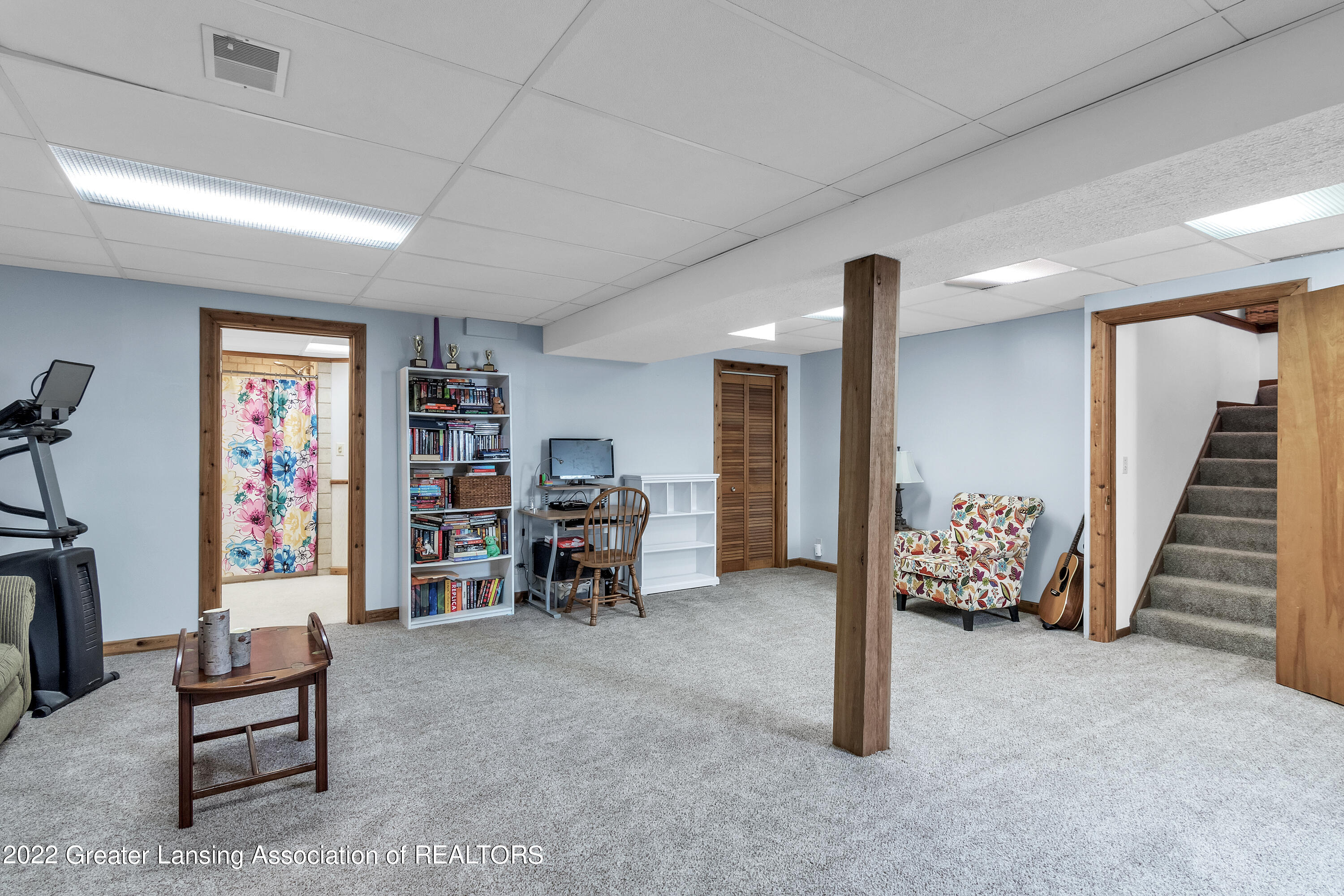 230 Williamsburg Road Lansing, MI 48917 - Photo 27 of 37 28-230-Williamsburg-Road-WindowStill-Rea