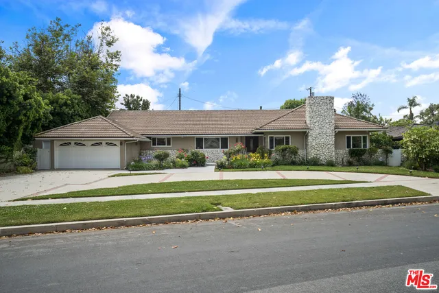 $11,850 | 4315 Clybourn Avenue, Toluca Lake, CA 91602