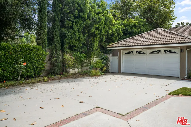 $13,500 | 4315 Clybourn Avenue, Toluca Lake, CA 91602