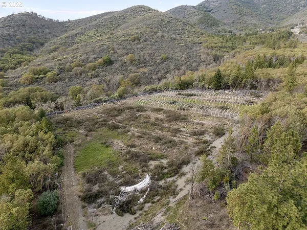 $250,000 | 18101 North Applegate Road, Grants Pass, OR 97527