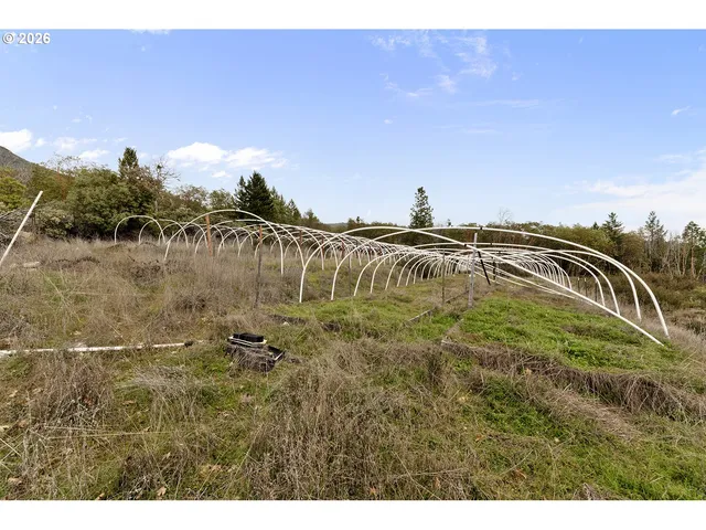 $250,000 | 18101 North Applegate Road, Grants Pass, OR 97527