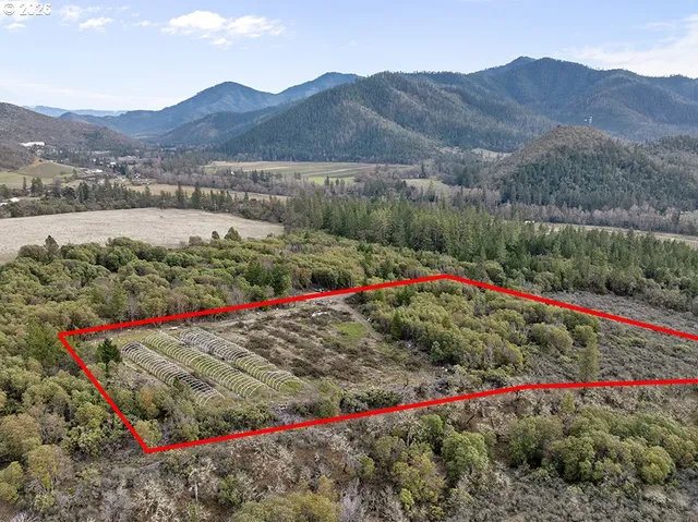 $250,000 | 18101 North Applegate Road, Grants Pass, OR 97527
