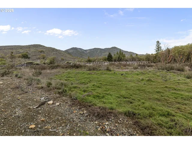 $250,000 | 18101 North Applegate Road, Grants Pass, OR 97527