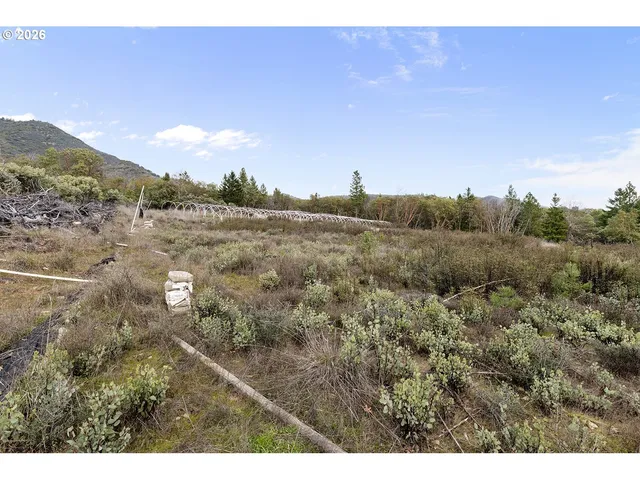 $250,000 | 18101 North Applegate Road, Grants Pass, OR 97527