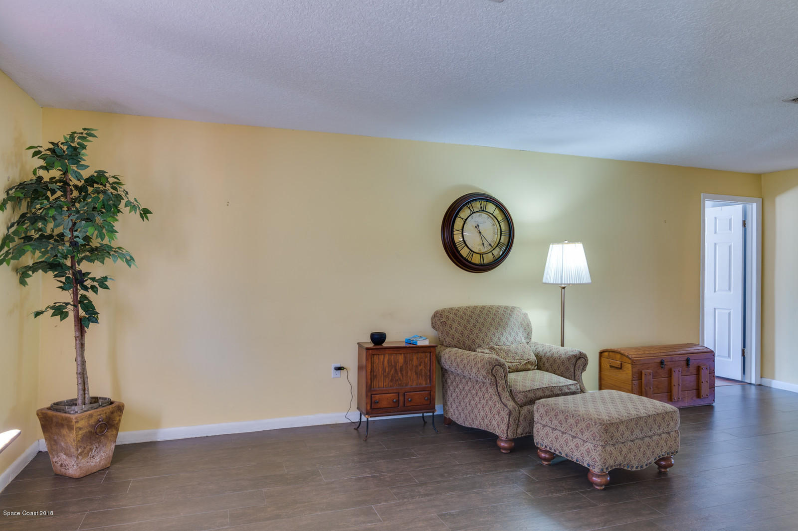 3751 Turtle Mound Road Melbourne, FL 32934 - Photo 8 of 78 Living Room