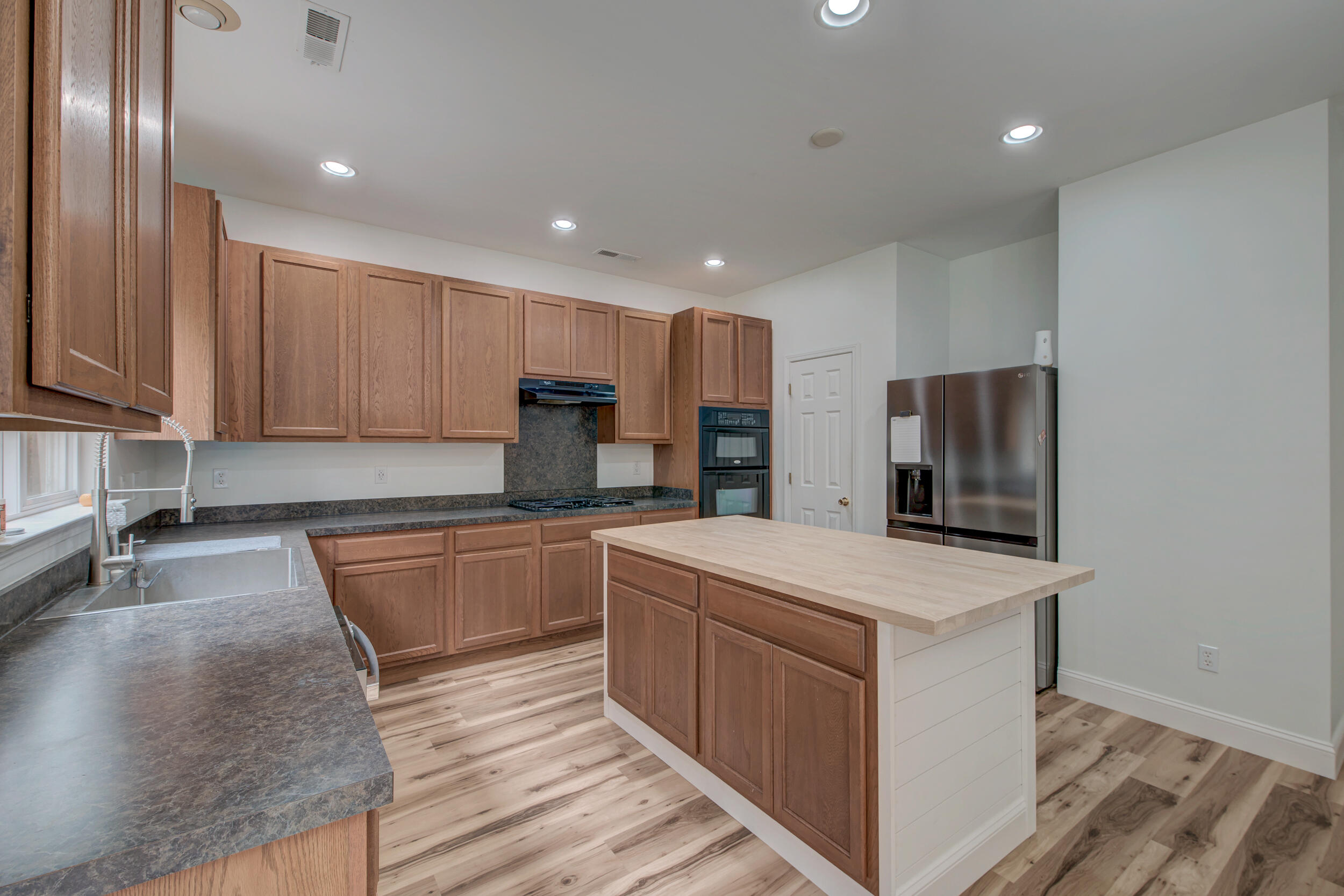 208 Woodbrook Way Moncks Corner, SC 29461 - Photo 8 of 55 _DSC9569_70_71_72_73