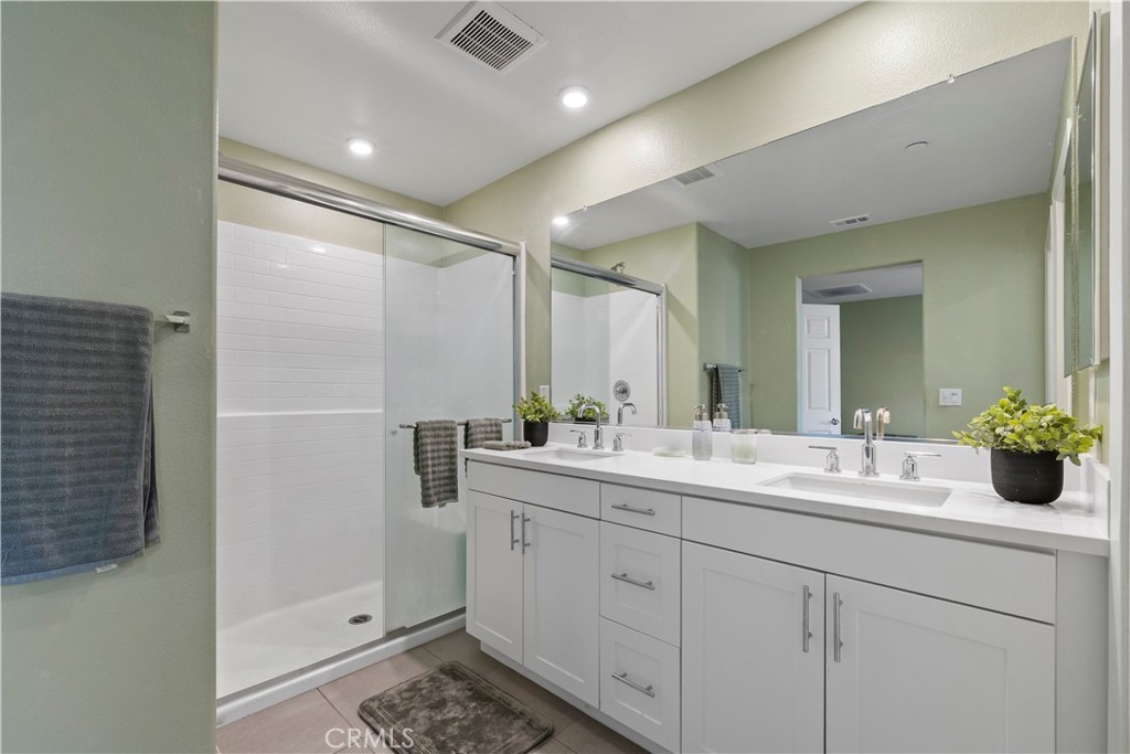 1037 West Clover Avenue Rialto, CA 92376 - Photo 12 of 30