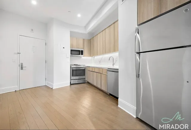 $4,300 | 15 Park Row, Unit 8A | Financial District
