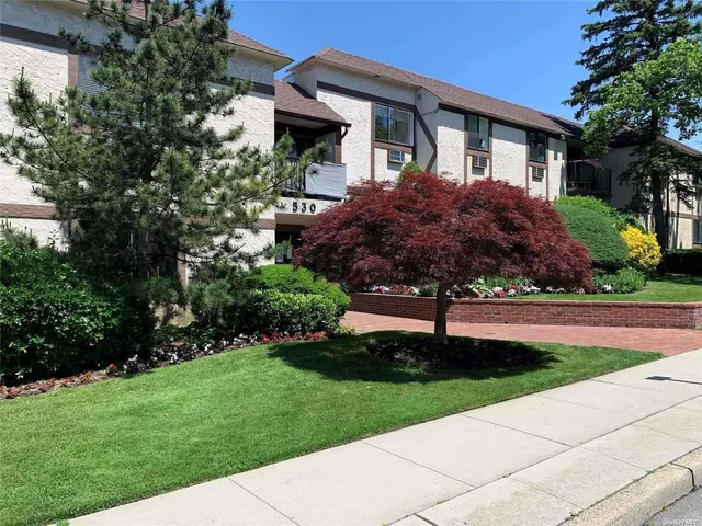 $3,100 | 530 Hudson Avenue, Unit B4, Cedarhurst, NY 11516