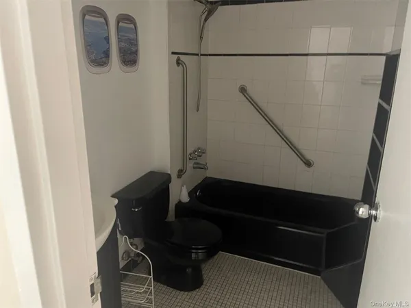 $3,100 | 530 Hudson Avenue, Unit B4, Cedarhurst, NY 11516