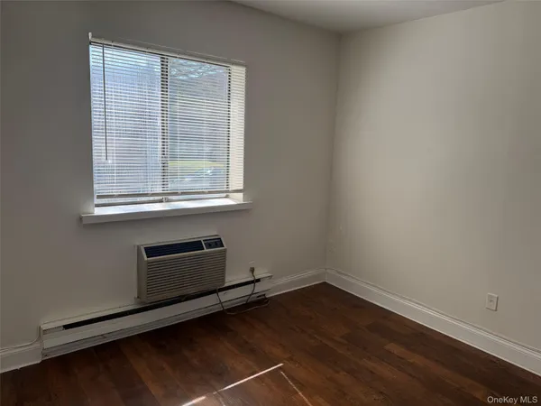 $3,100 | 530 Hudson Avenue, Unit B4, Cedarhurst, NY 11516