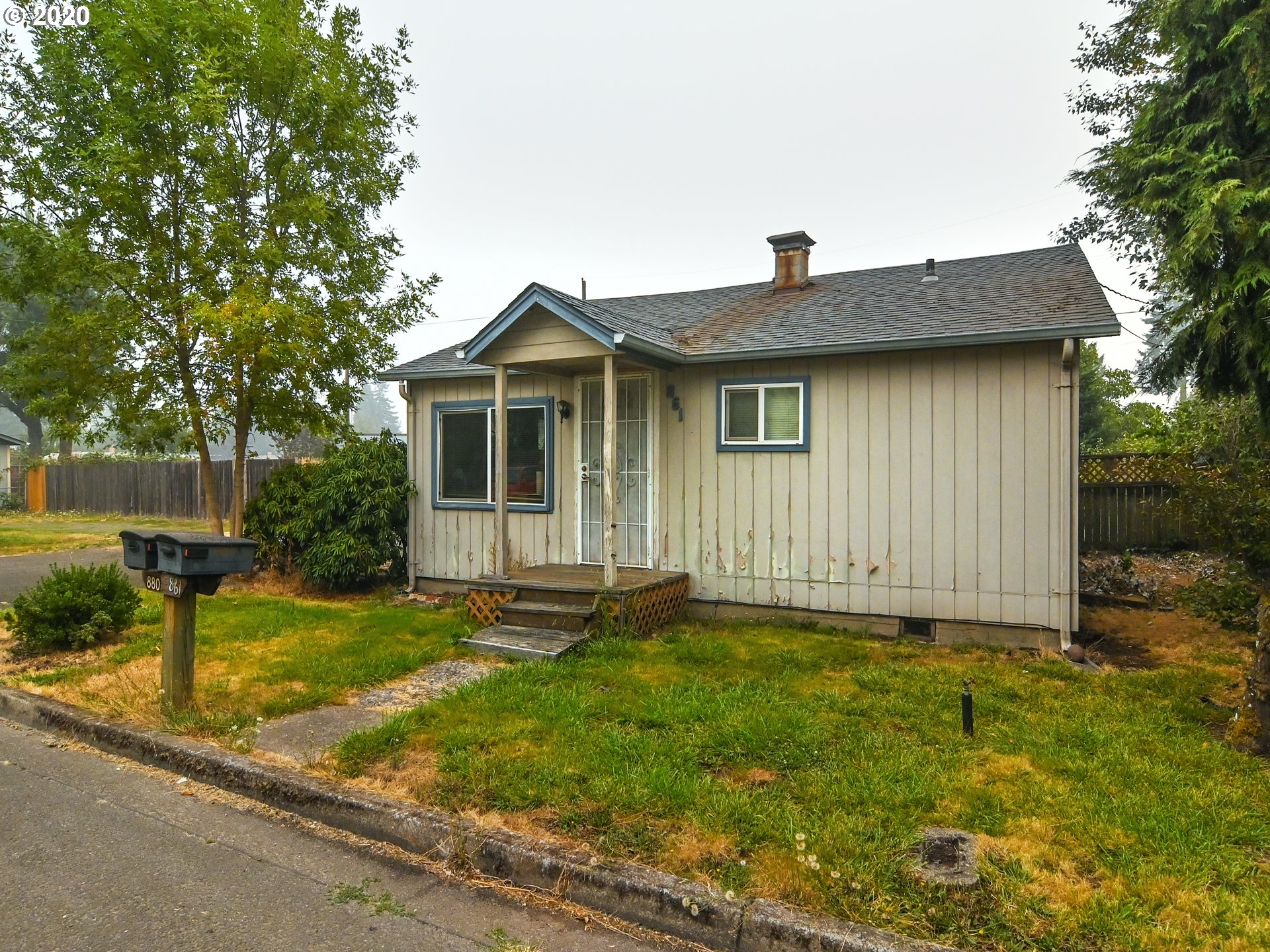 861 26th Street Springfield, OR 97477 - Photo 2 of 29