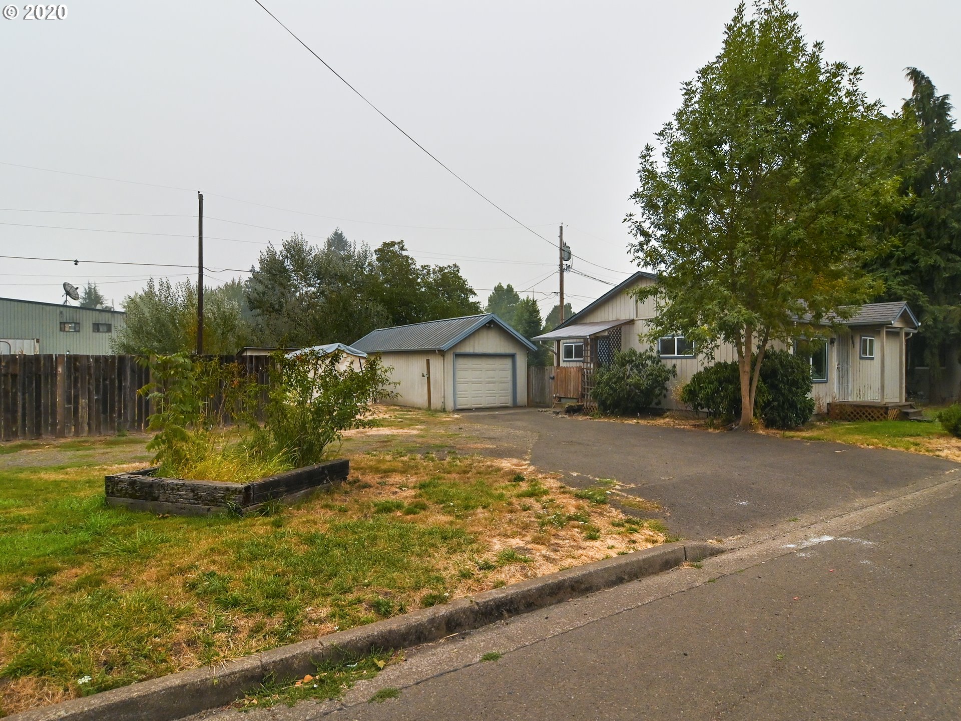 861 26th Street Springfield, OR 97477 - Photo 5 of 29
