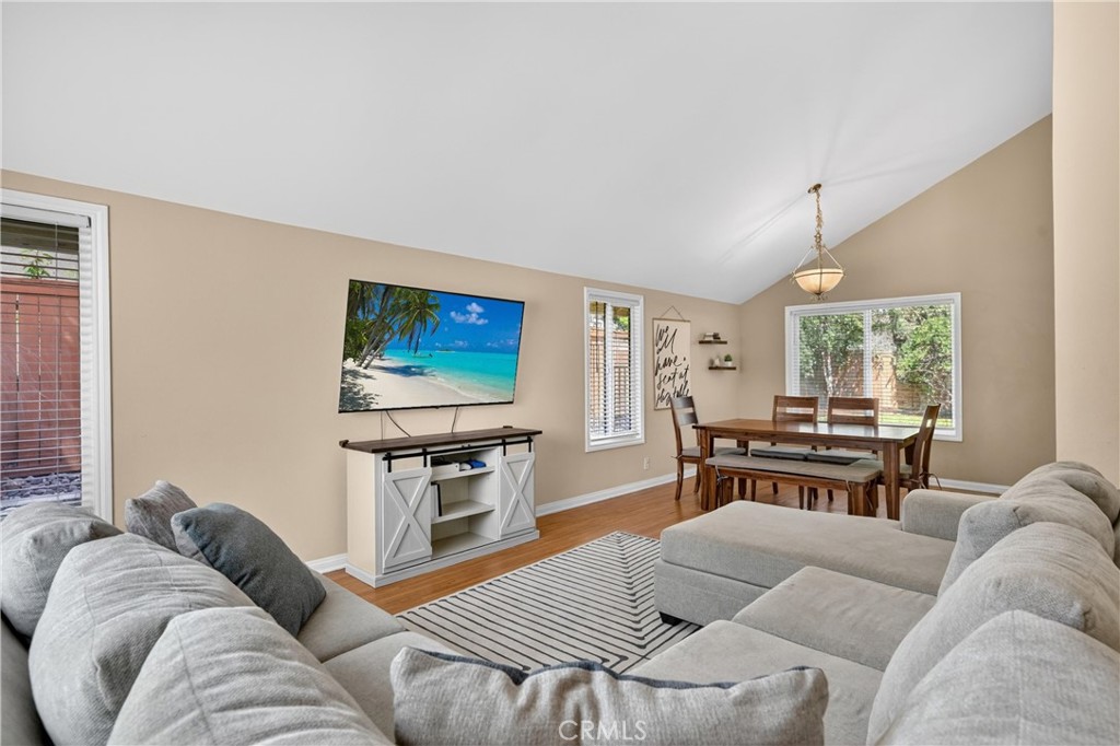 11251 Green Arbor Drive Riverside, CA 92505 - Photo 6 of 43