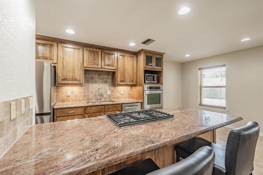 3609 Spring Meadow Lane Flower Mound, TX 75028 - Photo 5 of 32
