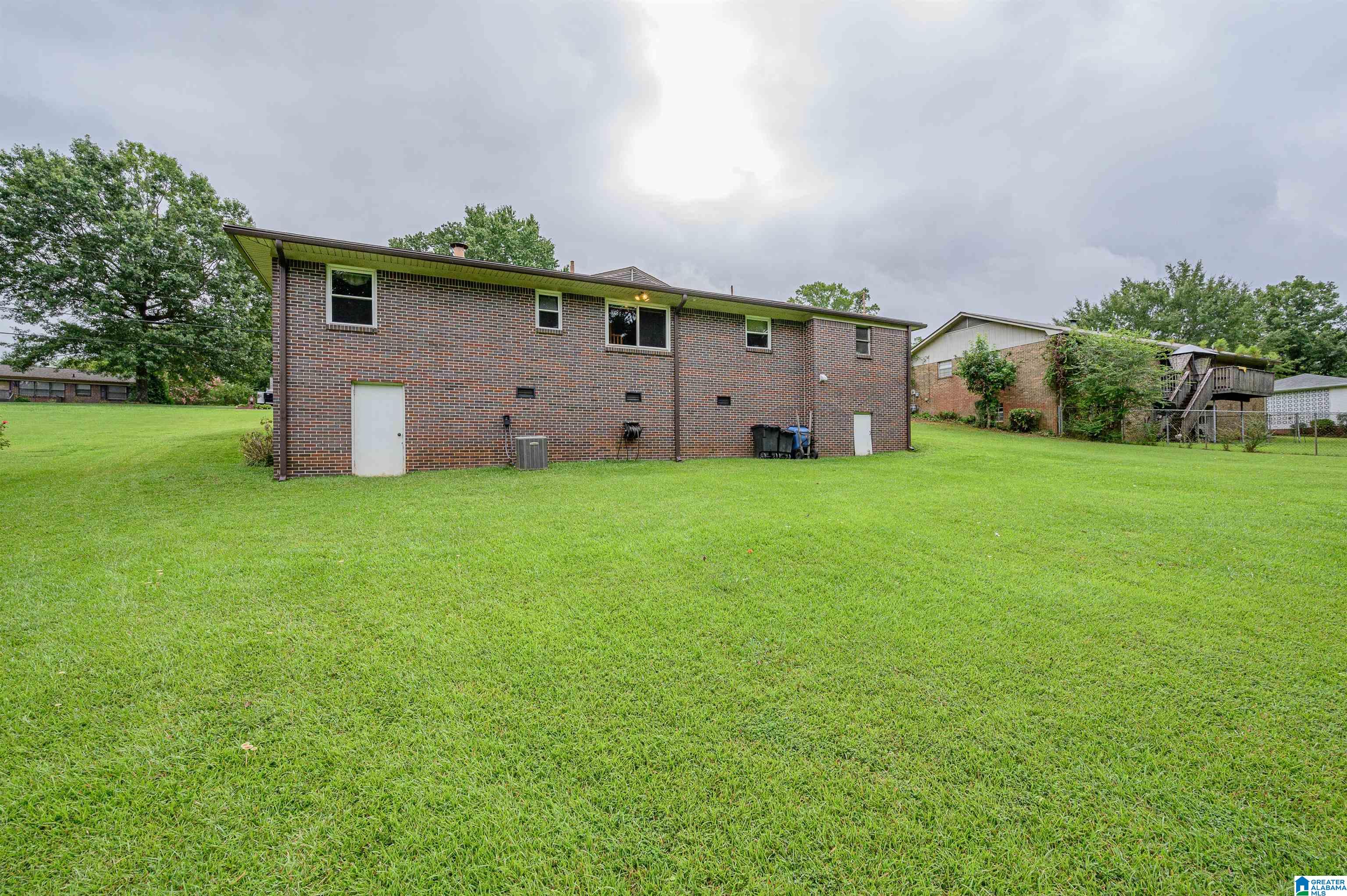 221 Porter Crest Road Graysville, AL 35073 - Photo 8 of 32