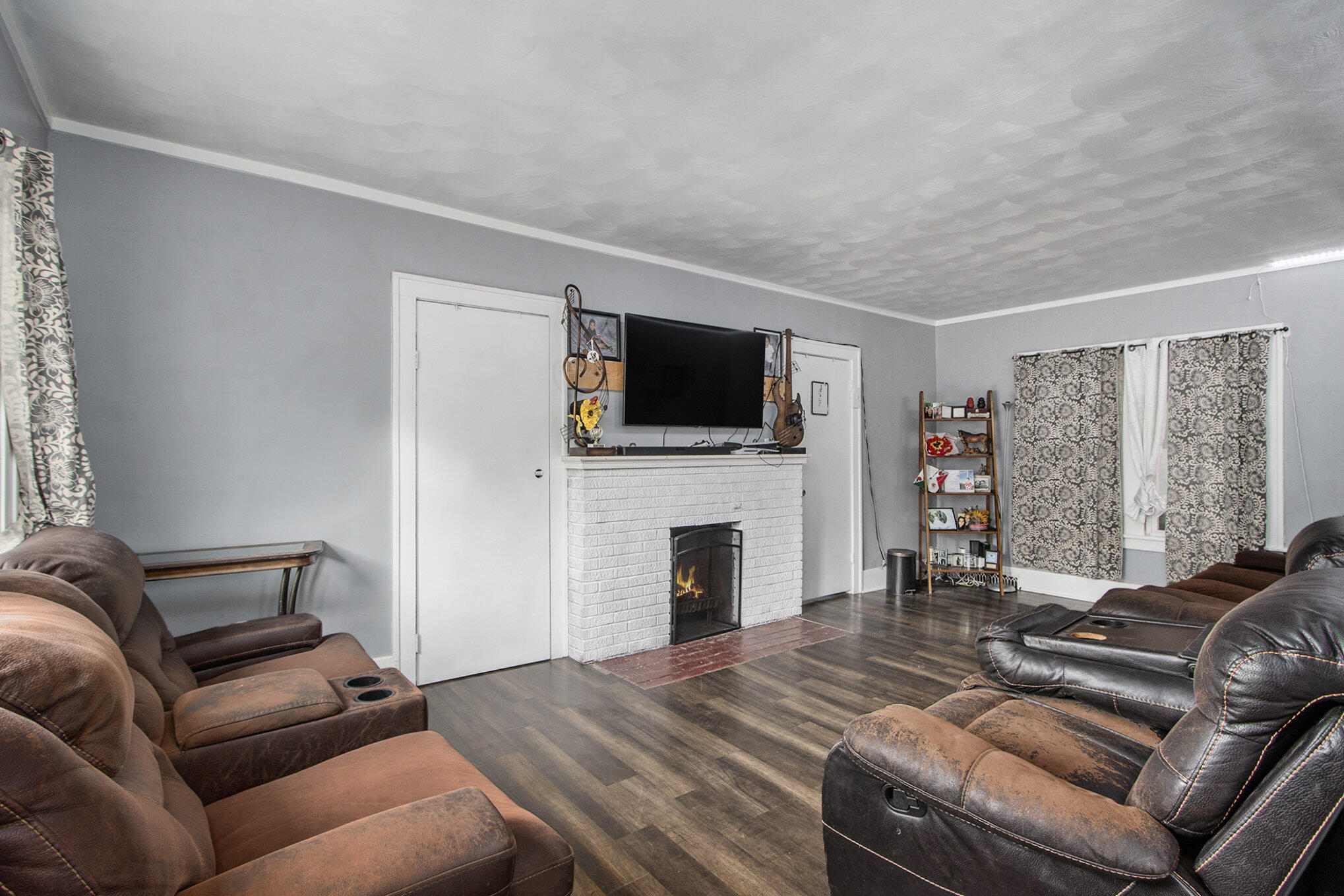 2105 Gull Road Kalamazoo, MI 49048 - Photo 4 of 13 004_file_510