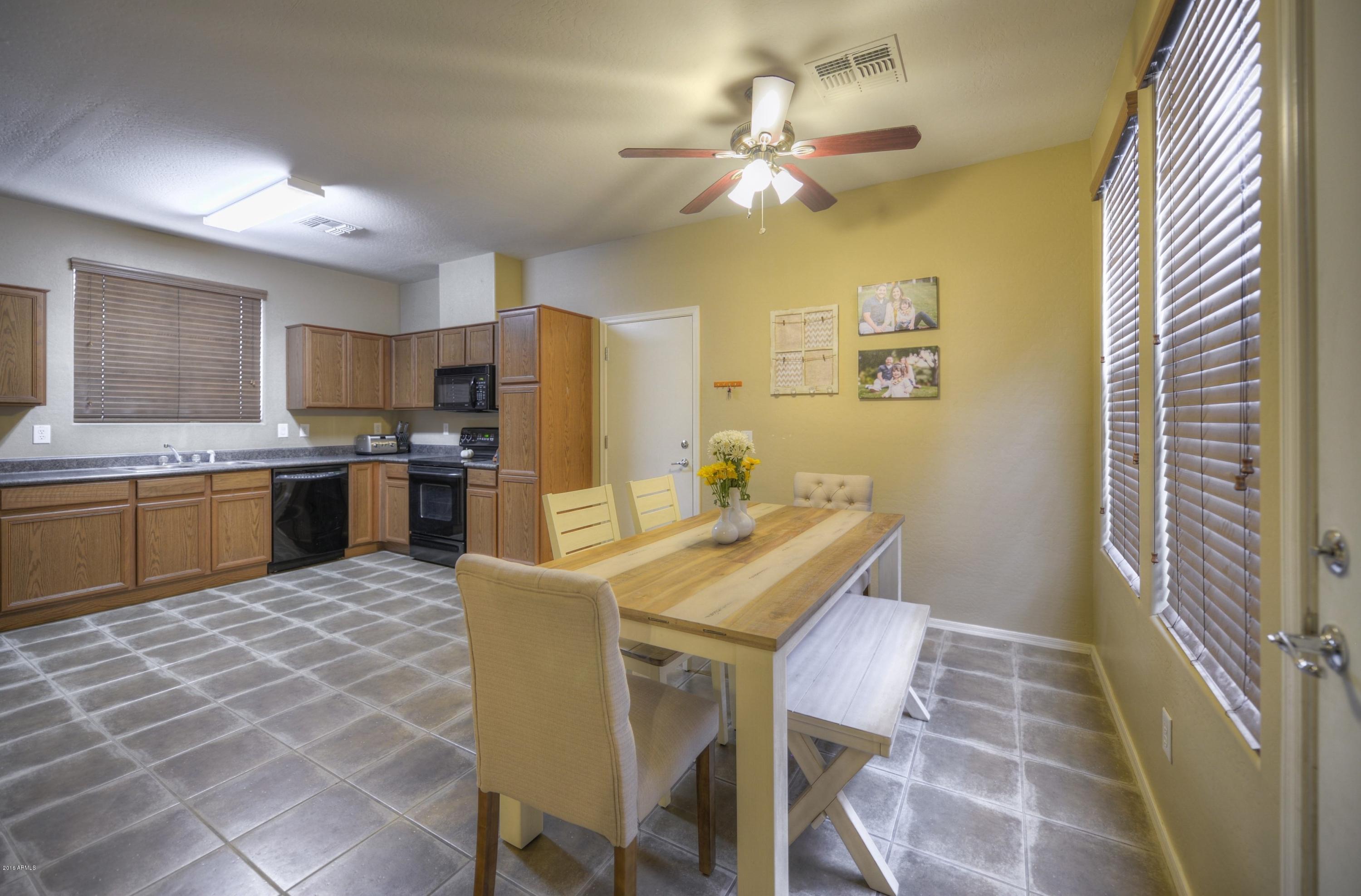 1980 East Del Rio Street Gilbert, AZ 85295 - Photo 11 of 25 011_Kitchen-Dining