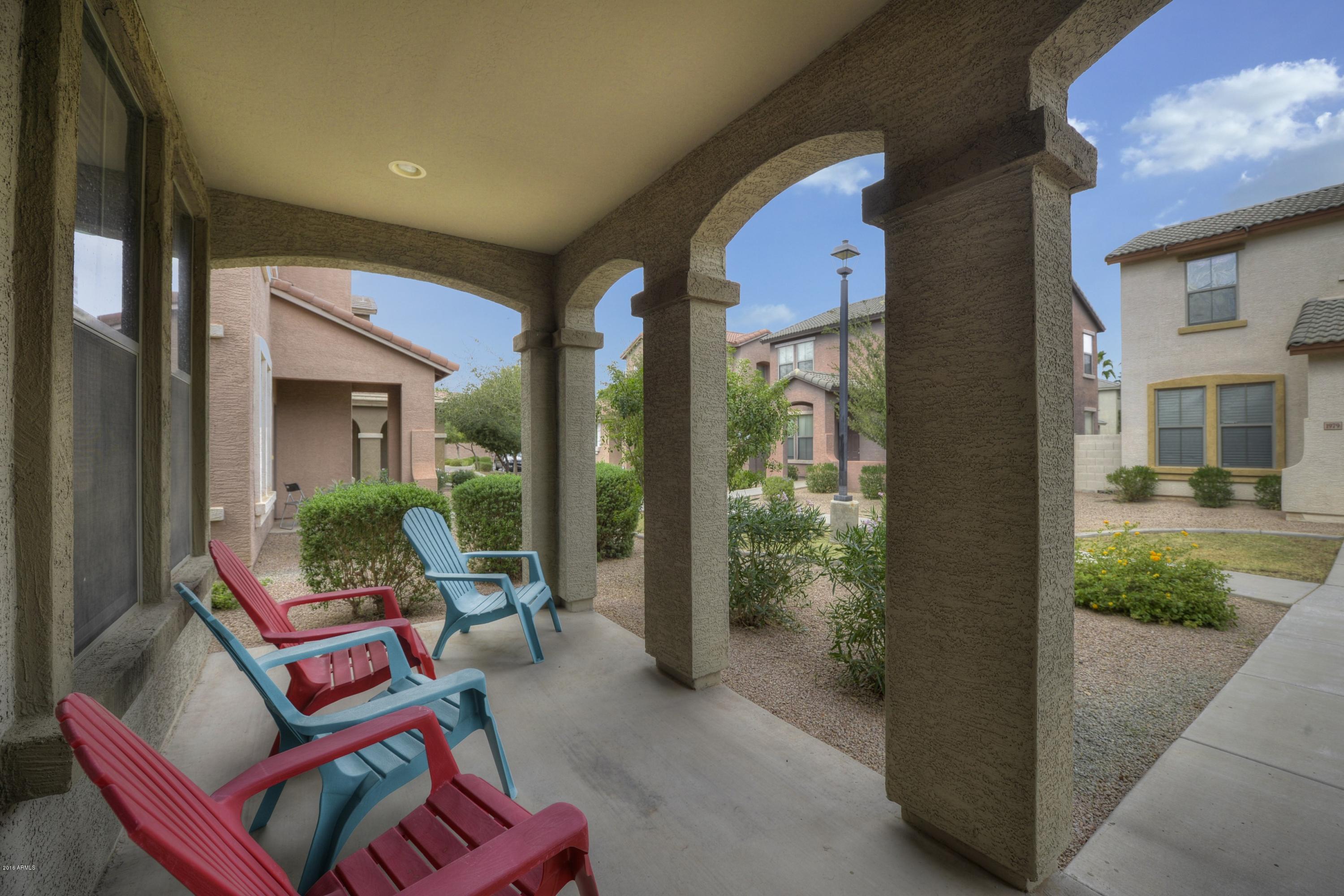 1980 East Del Rio Street Gilbert, AZ 85295 - Photo 3 of 25 003_Front Patio