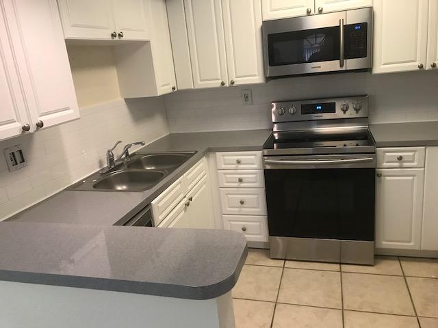 8243 Thames Boulevard, Unit D Boca Raton, FL 33433 - Photo 6 of 21 IMG_3384
