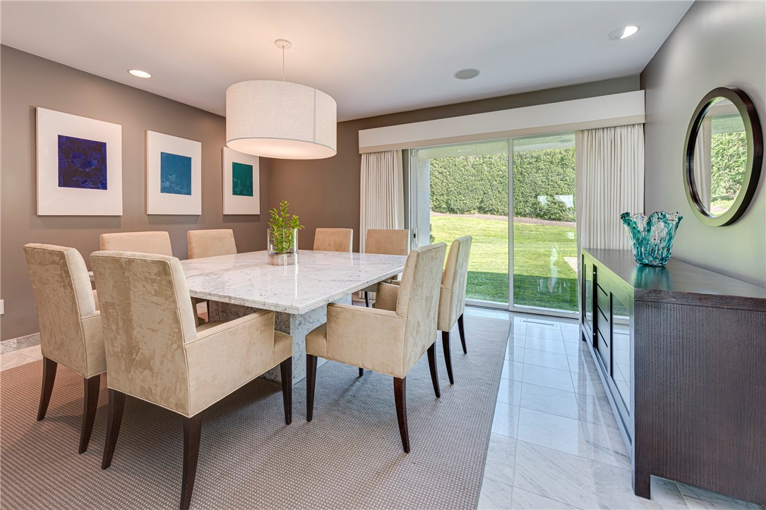 111 Ocean Avenue Newport, RI 02840 - Photo 22 of 46 Dining area