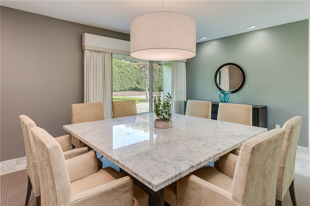 111 Ocean Avenue Newport, RI 02840 - Photo 23 of 46 Seating for 8