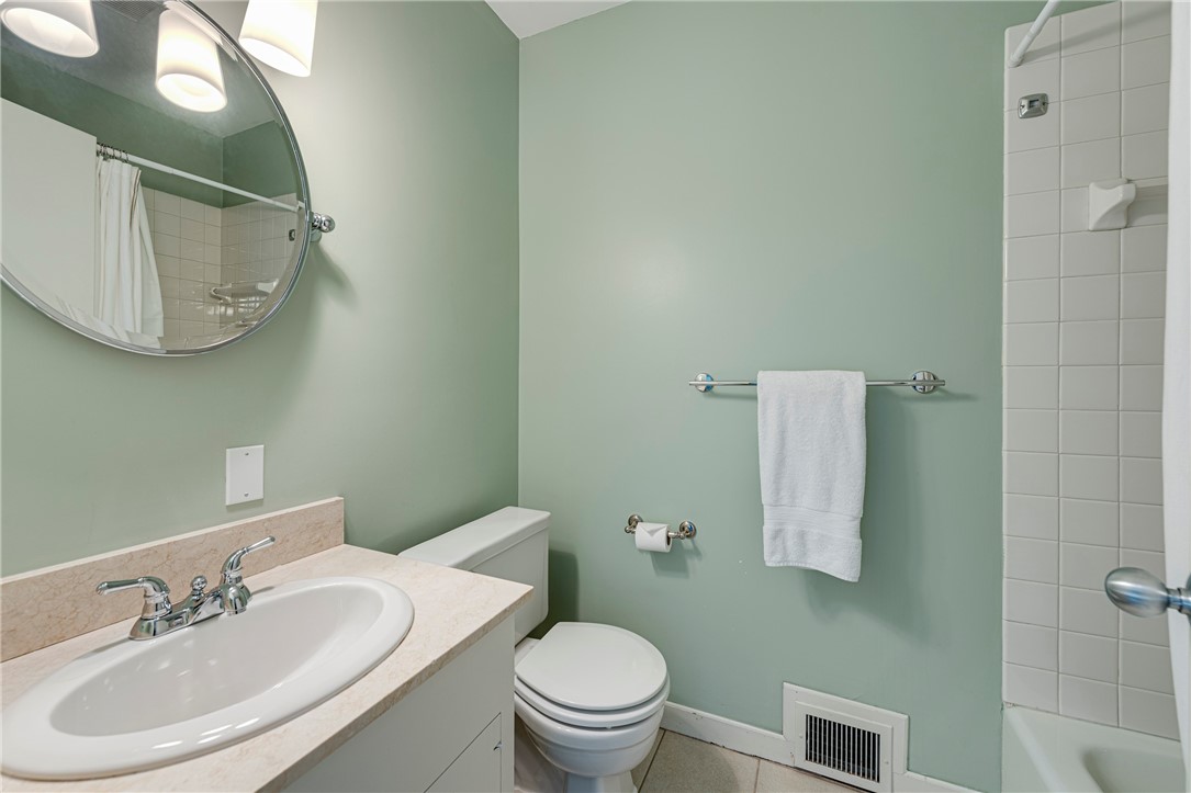111 Ocean Avenue Newport, RI 02840 - Photo 42 of 46 Bath #4