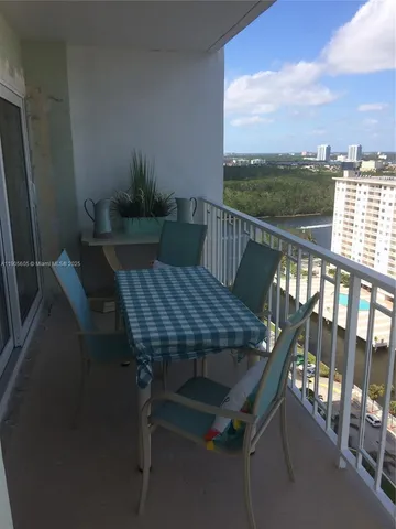 $399,990 | 500 Bayview Drive, Unit 2031, Sunny Isles Beach, FL 33160