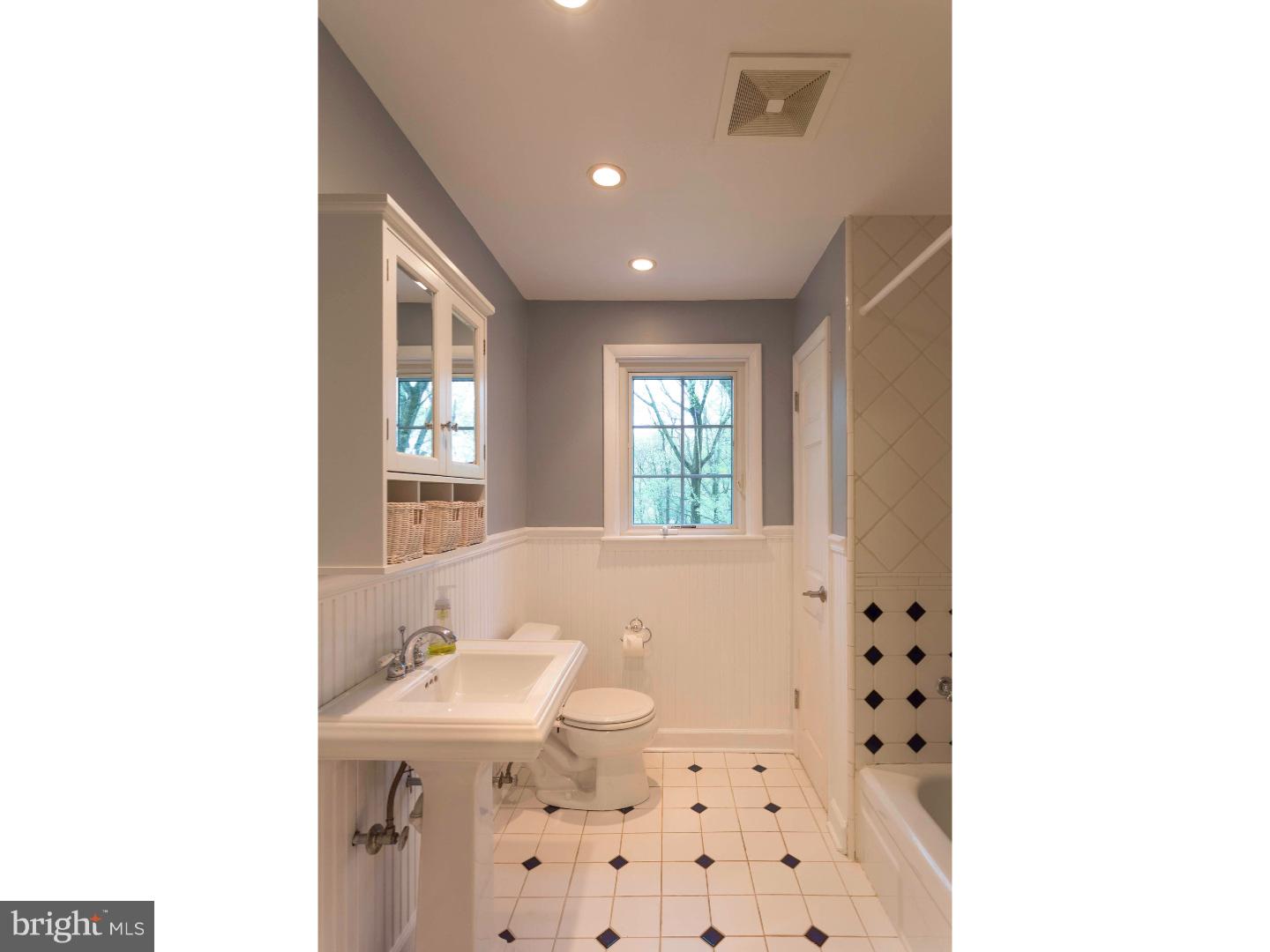 659 Crestwood Road Wayne, PA 19087 - Photo 15 of 19 Bathroom