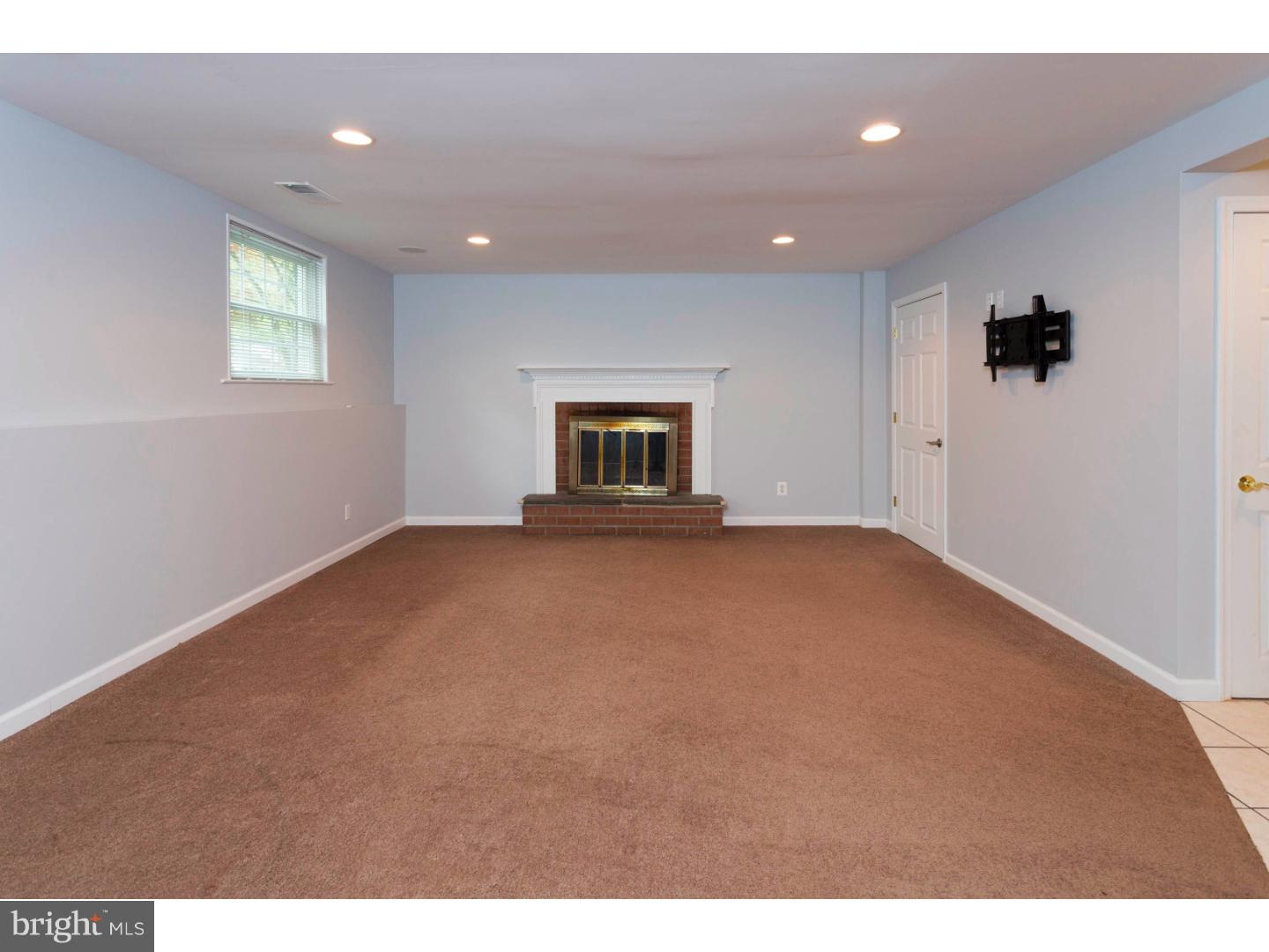 659 Crestwood Road Wayne, PA 19087 - Photo 16 of 19 Family Room