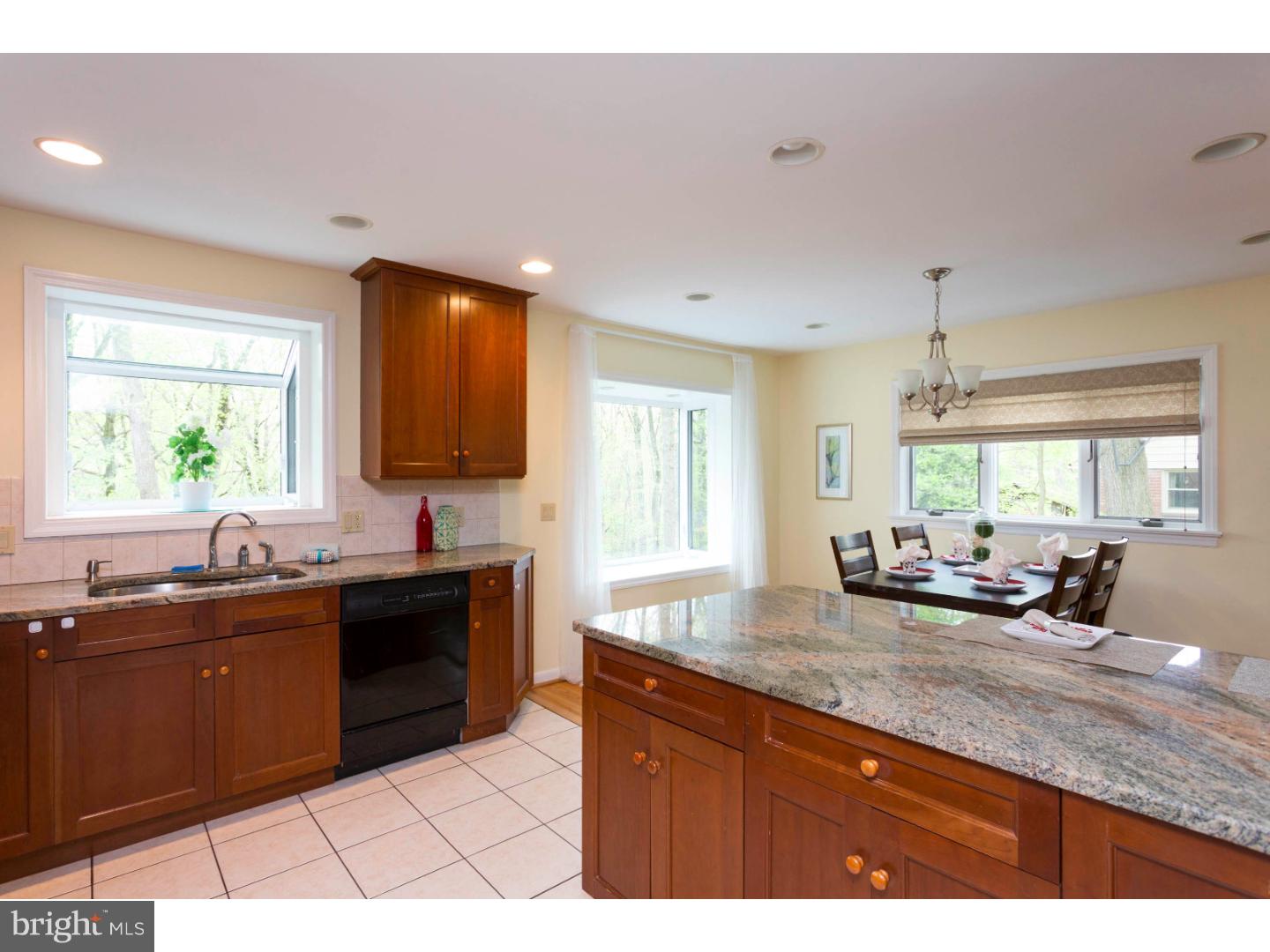 659 Crestwood Road Wayne, PA 19087 - Photo 8 of 19