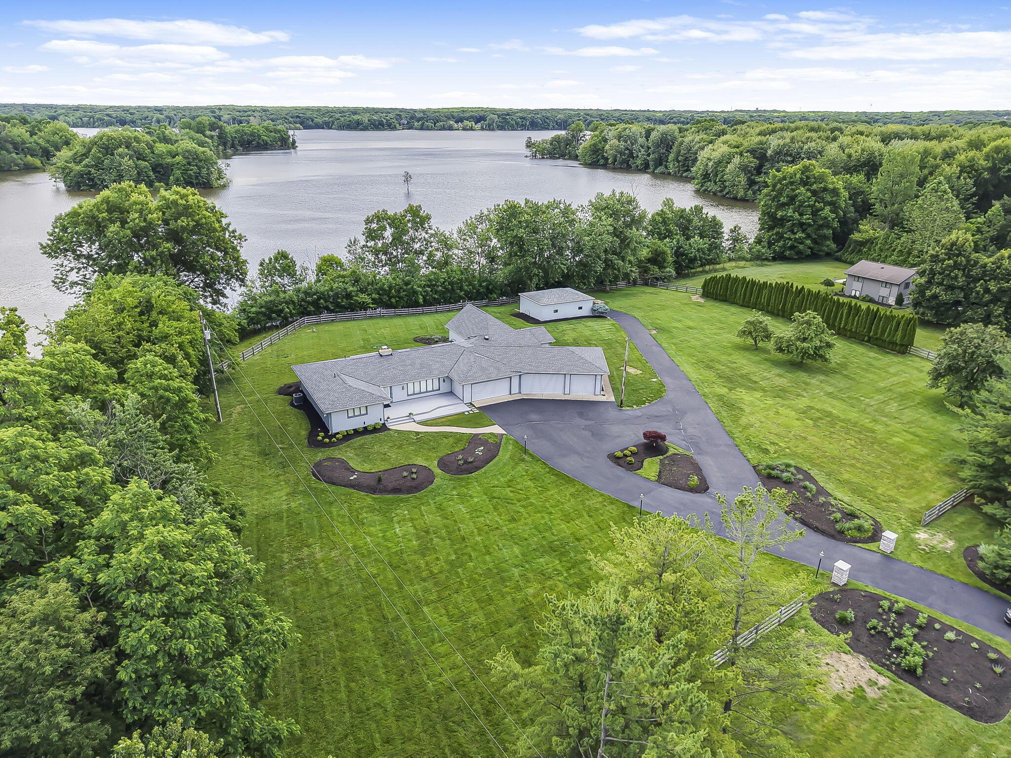 8323 Big Walnut Road Westerville, OH 43082 - Photo 4 of 56