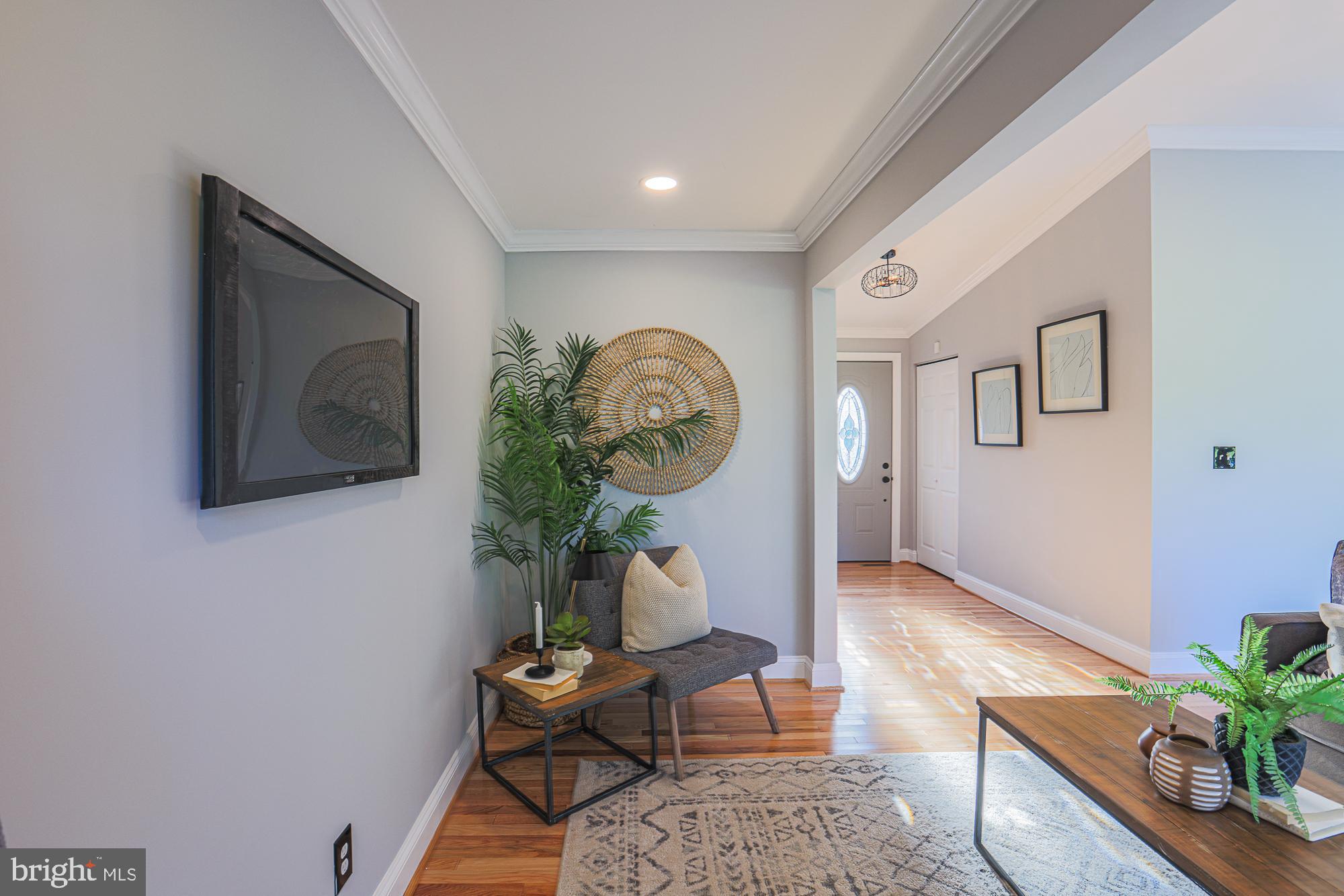 8319 Stevenson Road Pikesville, MD 21208 - Photo 20 of 97 Foyer front door