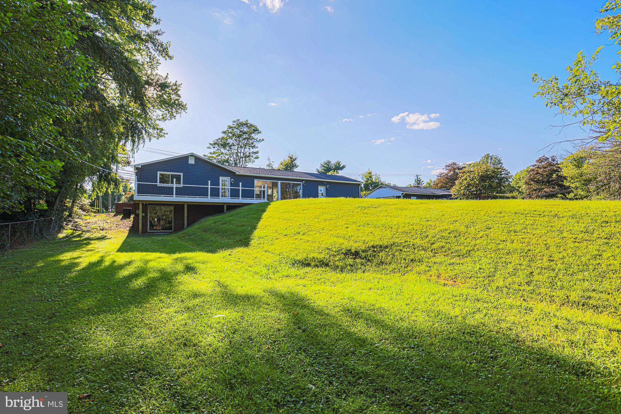 8319 Stevenson Road Pikesville, MD 21208 - Photo 7 of 97 Back yard deck