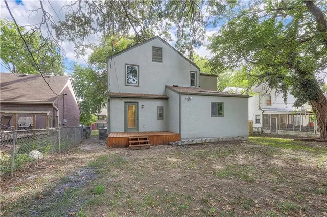 $389,000 | 7936 Campbell Street, Kansas City, MO 64131